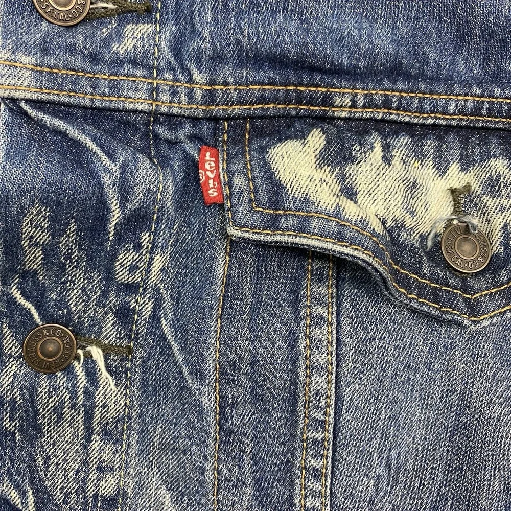Levis item levis